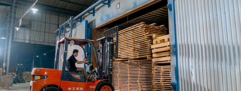 Maximising Efficiency with a Forklift Driver for Hire