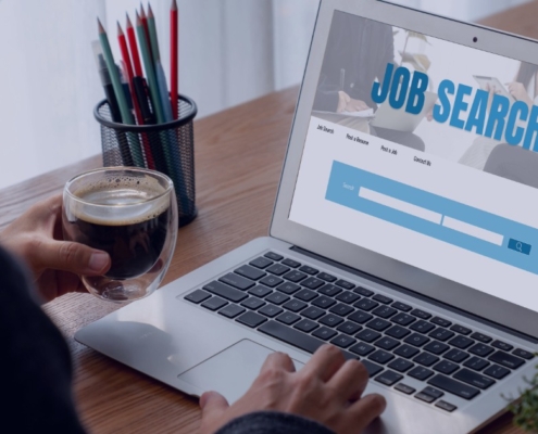 Is Job Hunting in December Worth It? Recruiter Insights