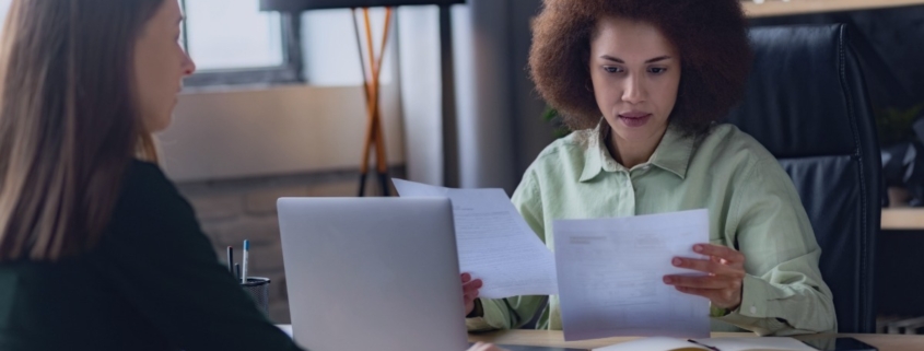 HR manager briefing recruitment services partner with detailed role requirements to ensure faster delivery of the right candidates.